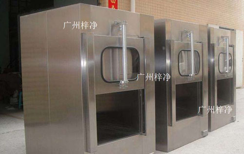 傳遞窗廣泛應(yīng)用于微細科技、生物實驗室、制藥廠、醫(yī)院、食品加工業(yè)、LCD、電子廠等等一切需要空氣凈化的場所。