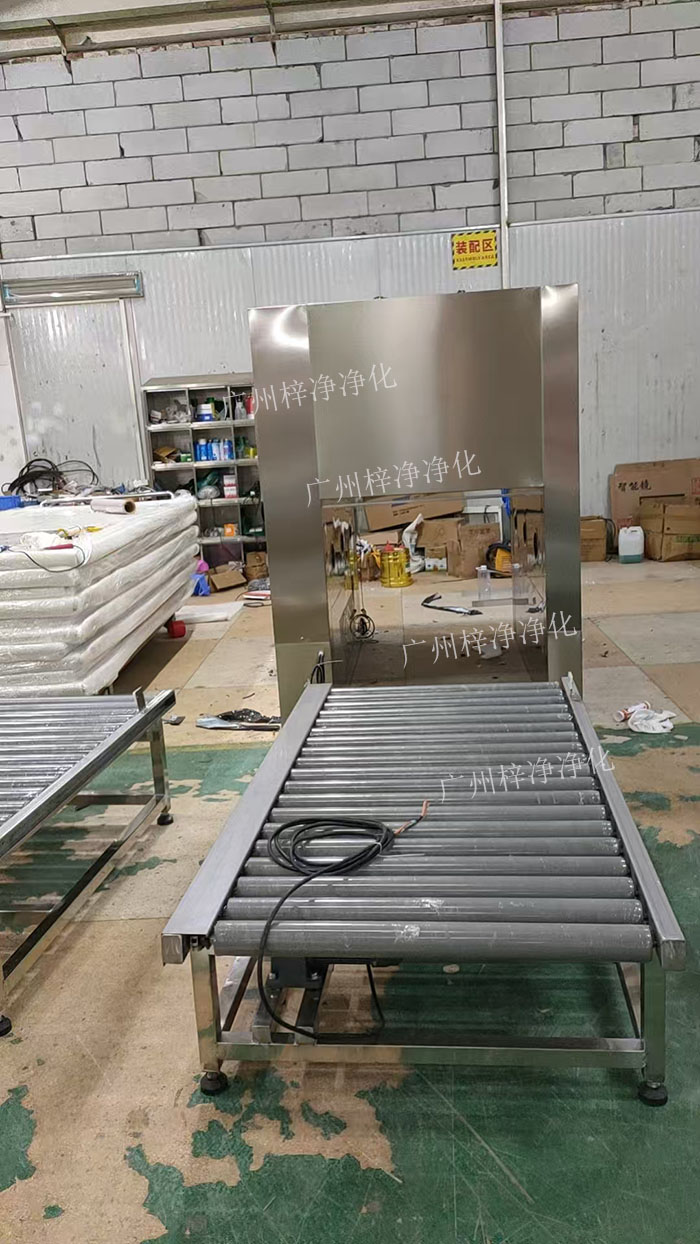 全自動感應輸送帶傳遞窗選擇與車間電源電壓匹配的電氣設備