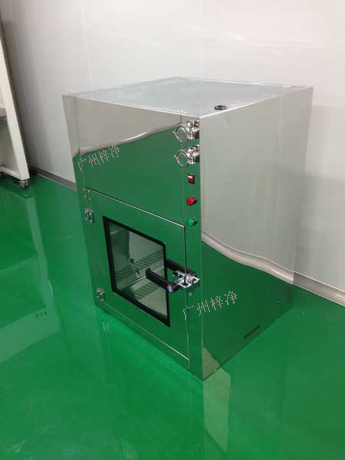 傳遞窗的尺寸應(yīng)根據(jù)車間的具體需求而定,一般應(yīng)大于操作人員的身體尺寸,確保操作空間。 傳遞窗的尺寸應(yīng)根據(jù)車間的具體需求而定,一般應(yīng)大于操作人員的身體尺寸,確保操作空間。